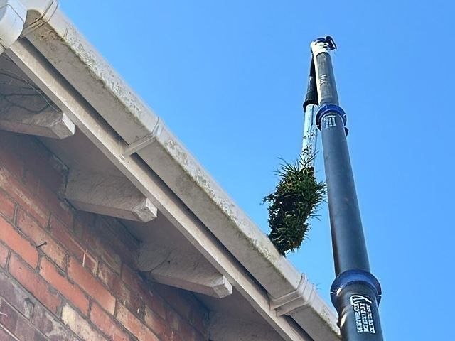gutter-cleaning-23-kireth-ai