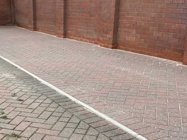 pressure-washing-12-kireth-ai