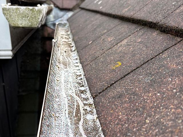 gutter-cleaning-17-kireth-ai