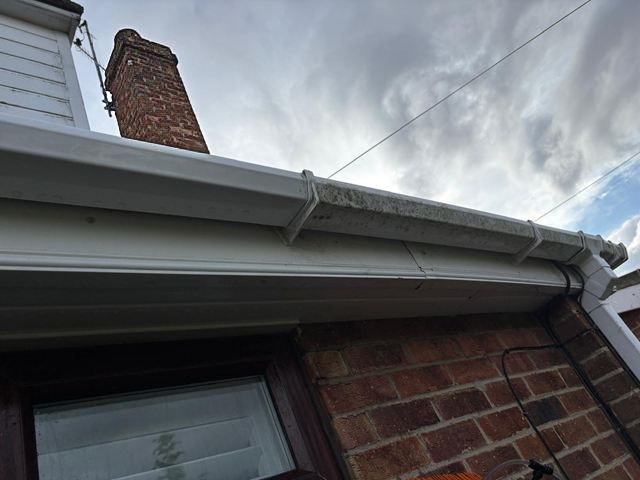 fascia-soffit-cleaning-10-kireth-ai